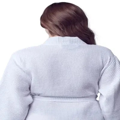 Bata gofrada hasta la rodilla para mujer