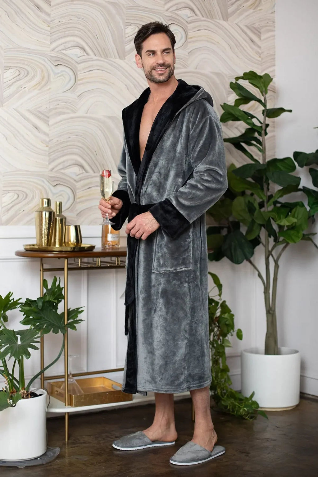 Bata de Hombre con Capucha – Confort de Felpa Ultra Suave para Uso Diario