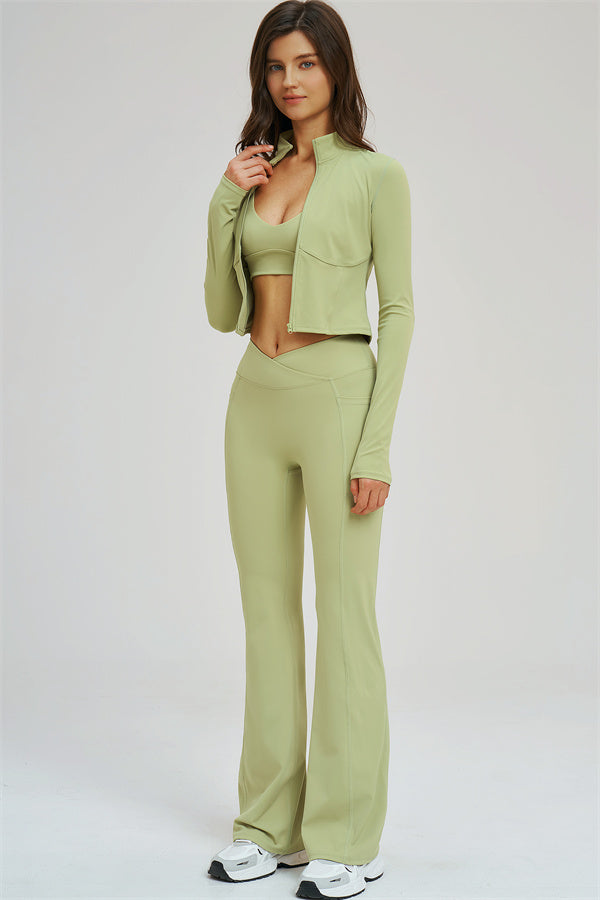 El conjunto de 3 piezas Sizzle Zip Jacket Sports Bra Flared Leggings
