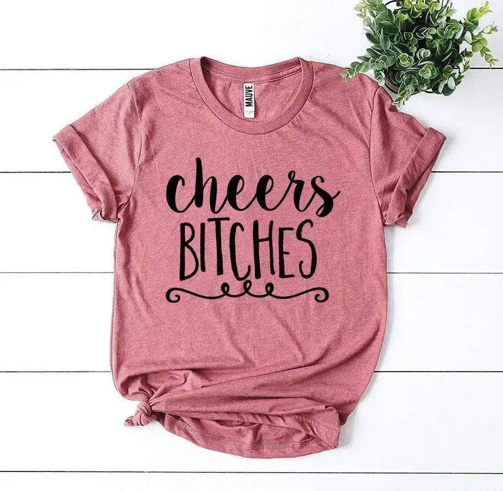 Camiseta "Saludos, putas"