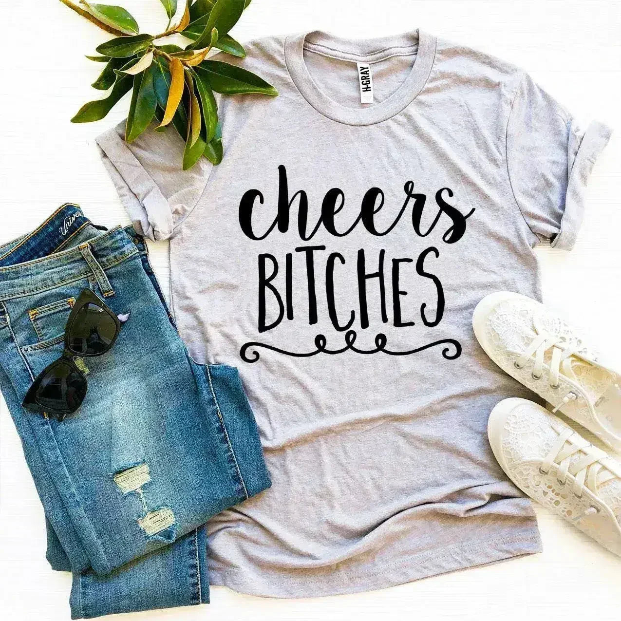 Camiseta "Saludos, putas"