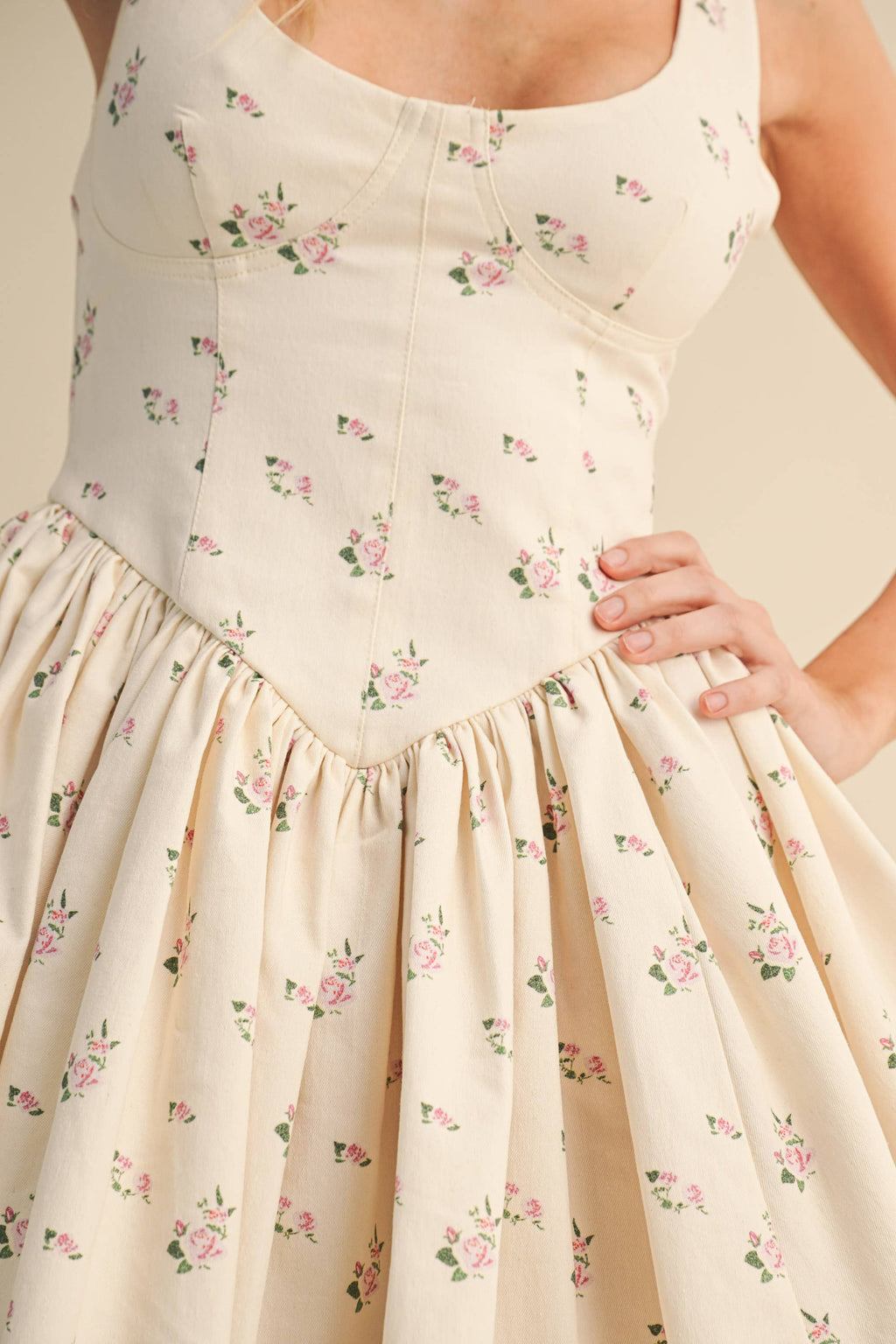 Vestido de bustier y estilo babydoll Bloomfield