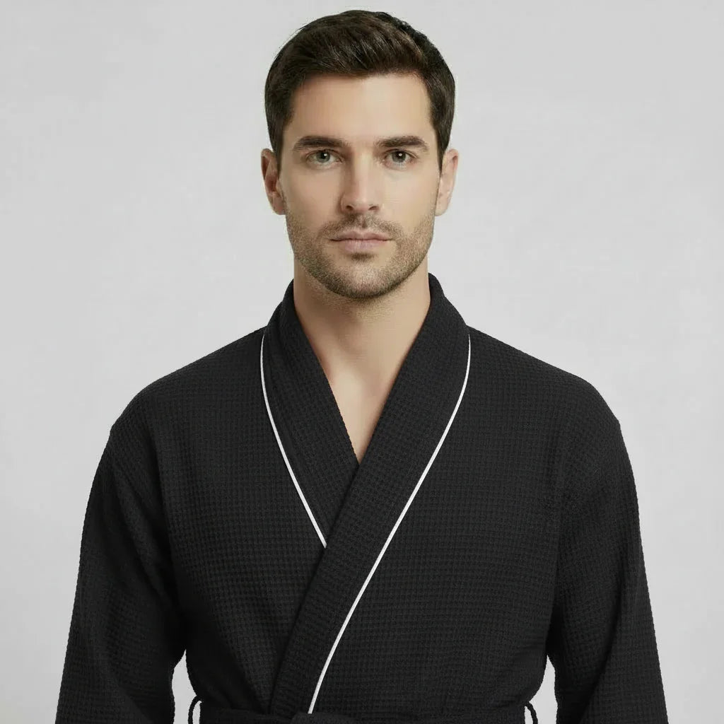 Bata de lujo con ribetes gofrados para hombre
