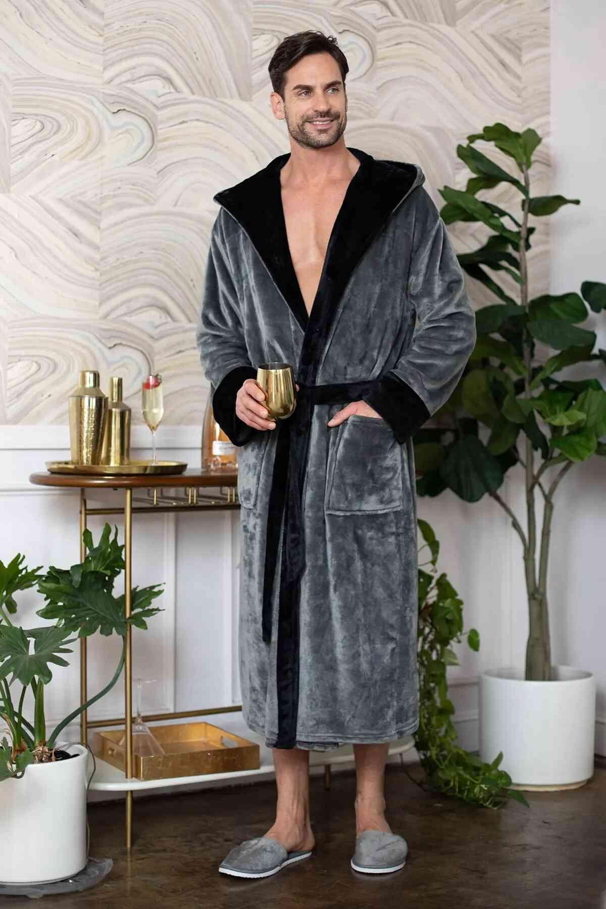 Bata de Hombre con Capucha – Confort de Felpa Ultra Suave para Uso Diario