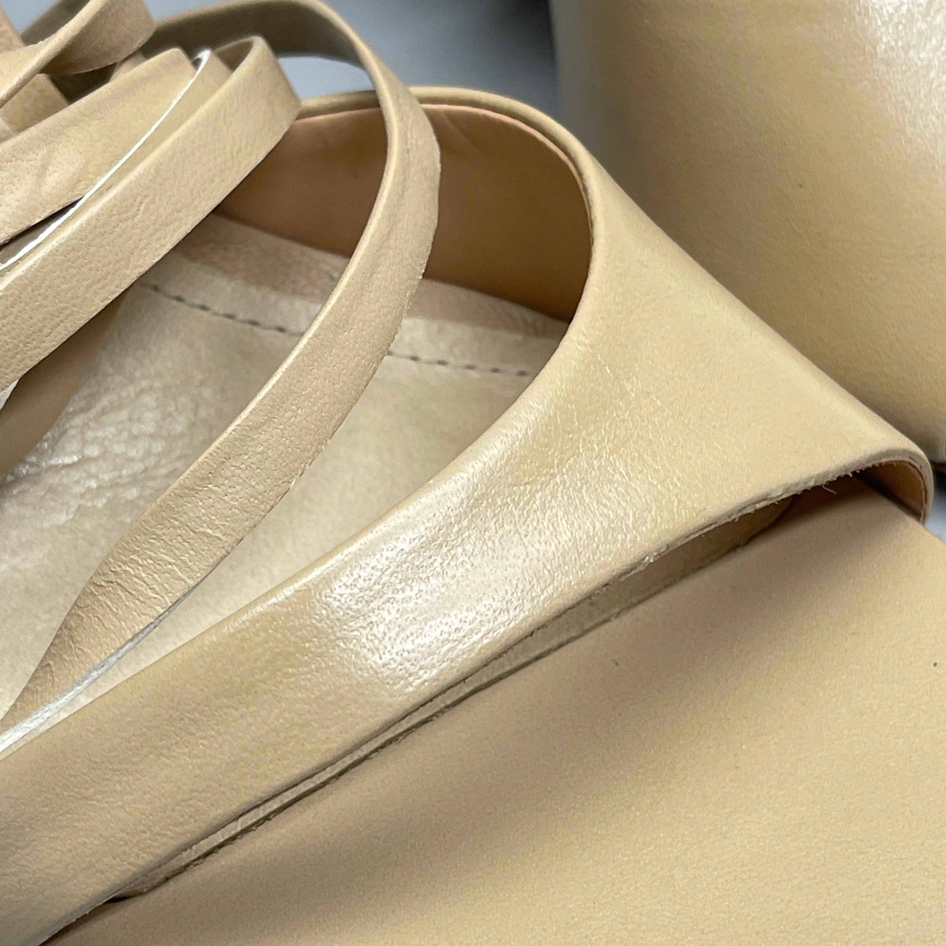 SCHUTZ Bryce Tobillera Sandalia de tacón alto de cuero para mujer Nude claro Talla 9B (Nueva)