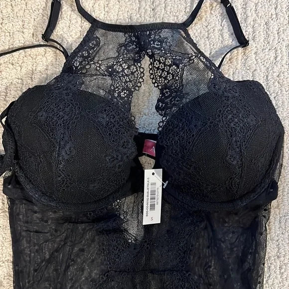 Adore me body bustier de encaje negro, Talla Mediana