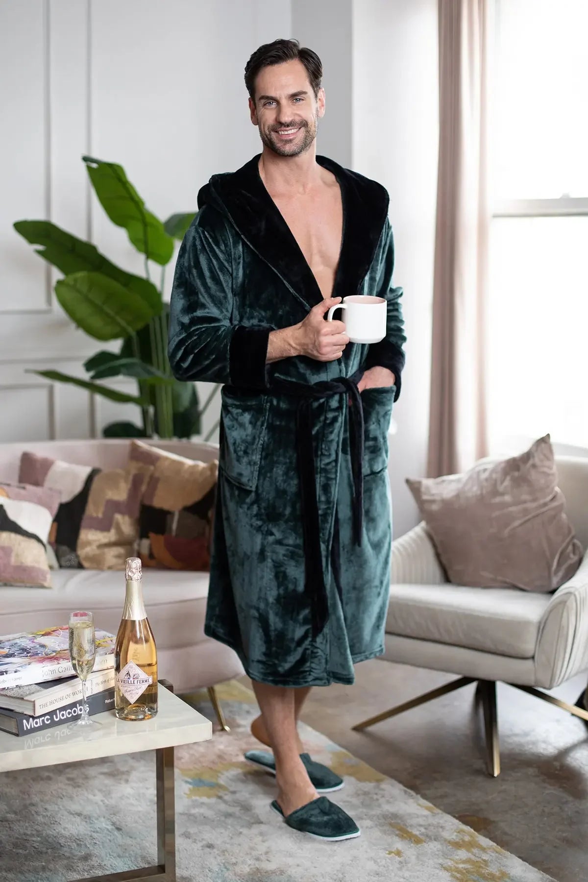 Bata de Hombre con Capucha – Confort de Felpa Ultra Suave para Uso Diario