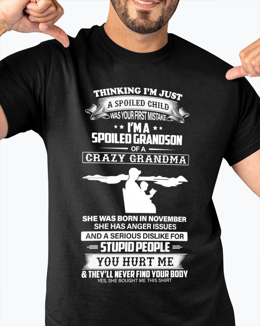 Camiseta "Spoiled by Grandma" Edición Noviembre – De la abuela al nieto NGHL11 (SKU-GMS2-11)