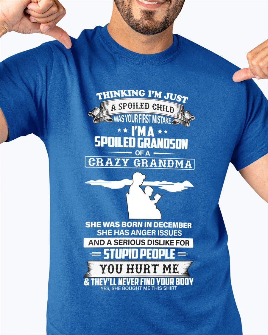 Camiseta "Malcriado por la Abuela" Edición Diciembre – De la Abuela al Nieto NGHL12 (SKU-GMS2-12)