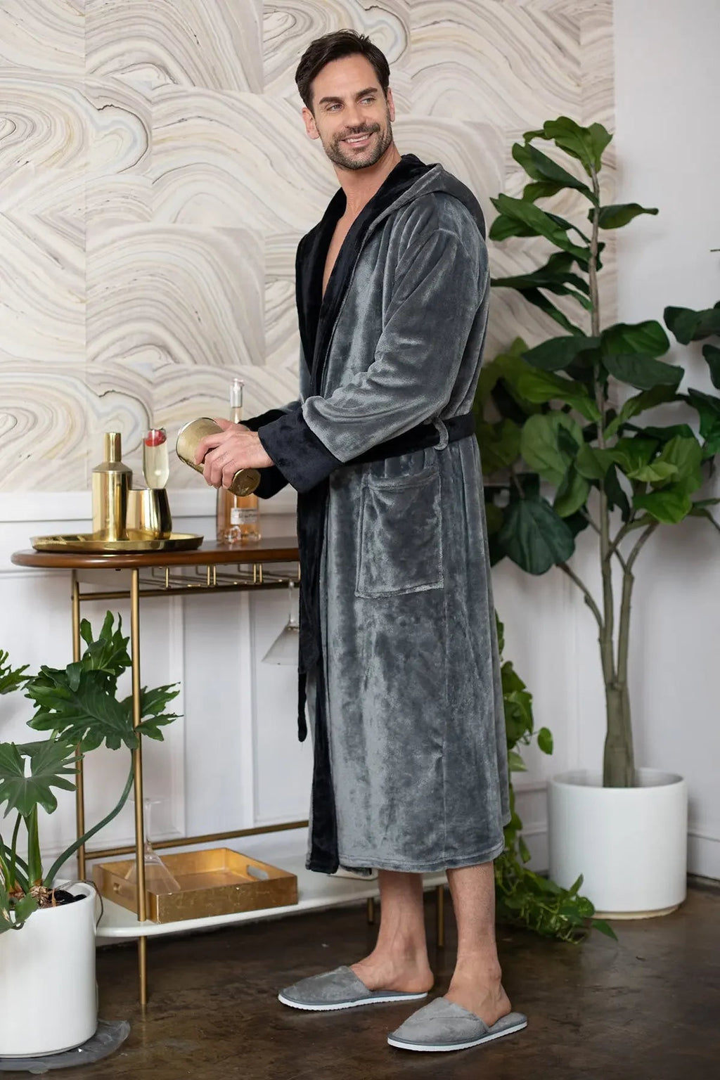 Bata de Hombre con Capucha – Confort de Felpa Ultra Suave para Uso Diario