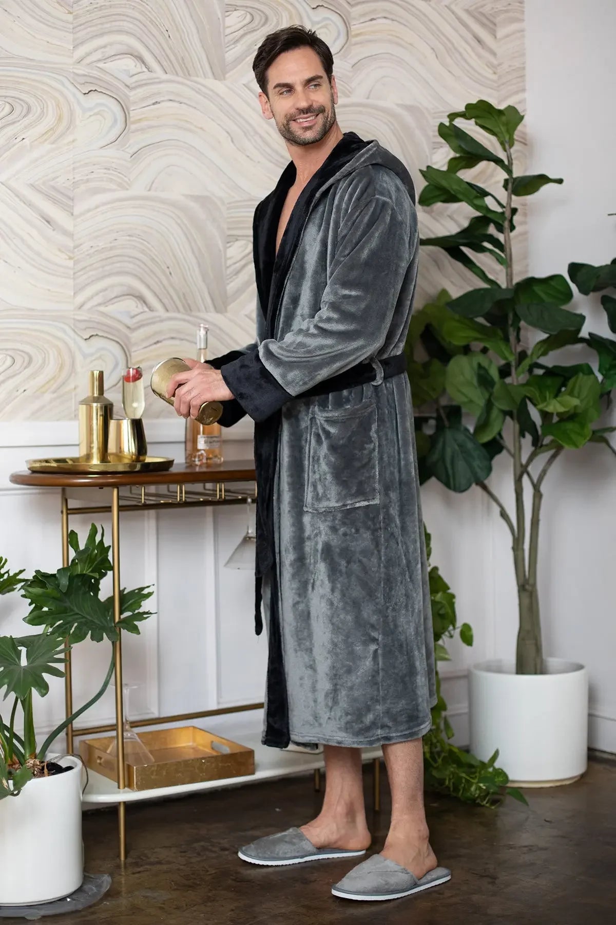 Bata de Hombre con Capucha – Confort de Felpa Ultra Suave para Uso Diario