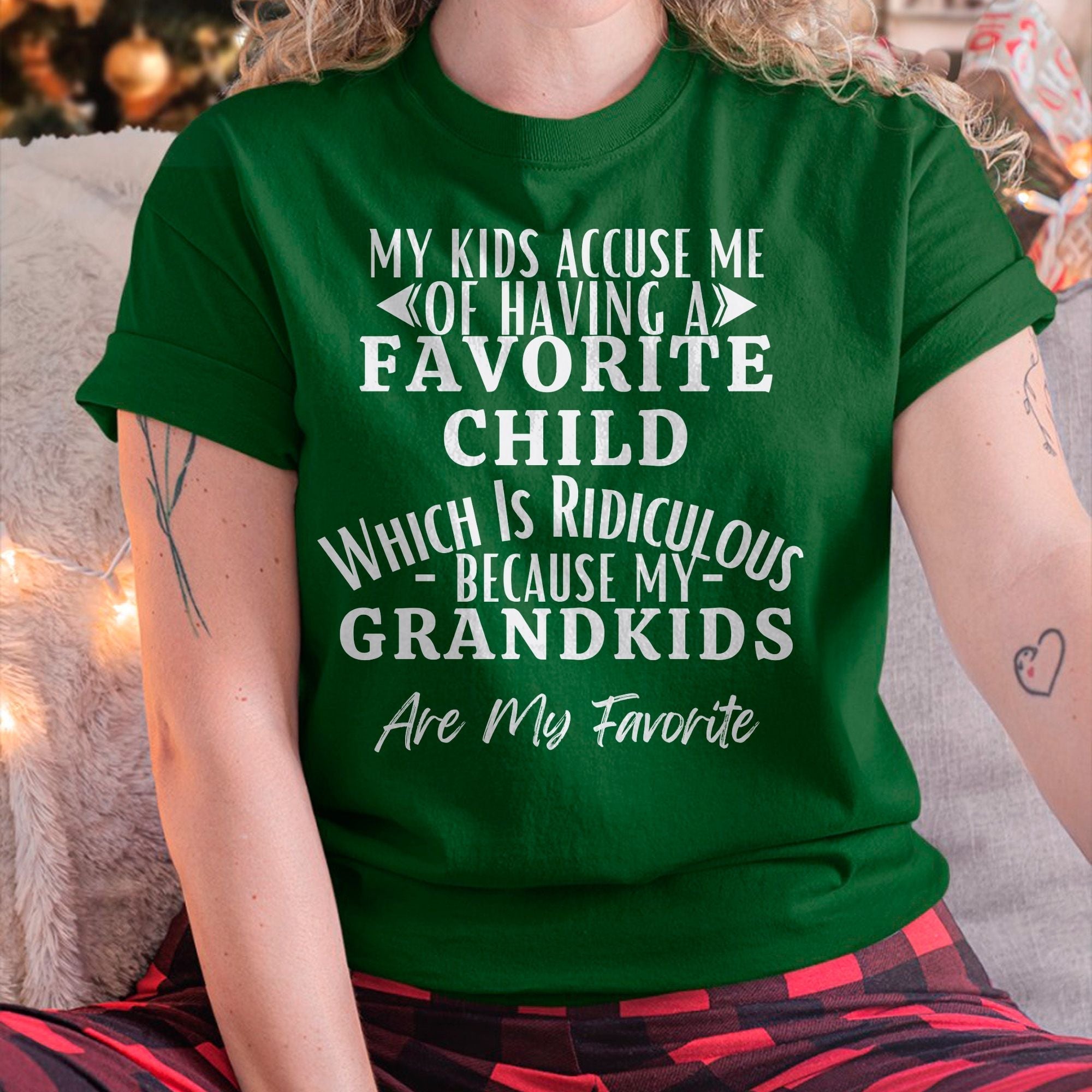 MIS HIJOS ME ACUSAN DE TENER UN HIJO FAVORITO, LO CUAL ES RIDÍCULO PORQUE MIS NIETOS SON MIS FAVORITOS - De la abuela NGHL00
